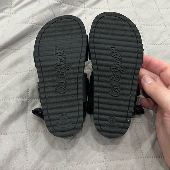 Toddler Cat & Jack sandals - Picture 2 of 3